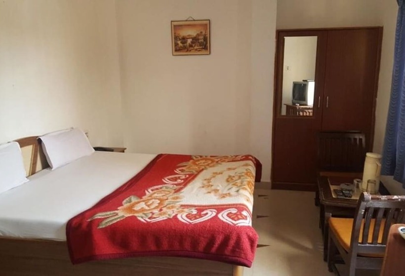 Отель Goroomgo Rajpal Palace Udaipur