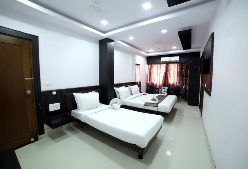 Отель Goroomgo Rajpal Palace Udaipur