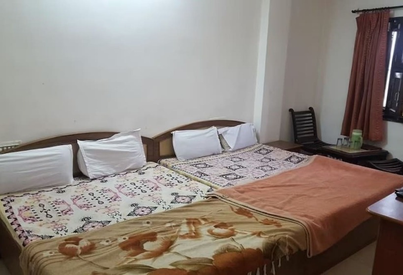 Отель Goroomgo Rajpal Palace Udaipur