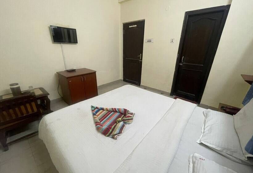 Отель Goroomgo Rajpal Palace Udaipur