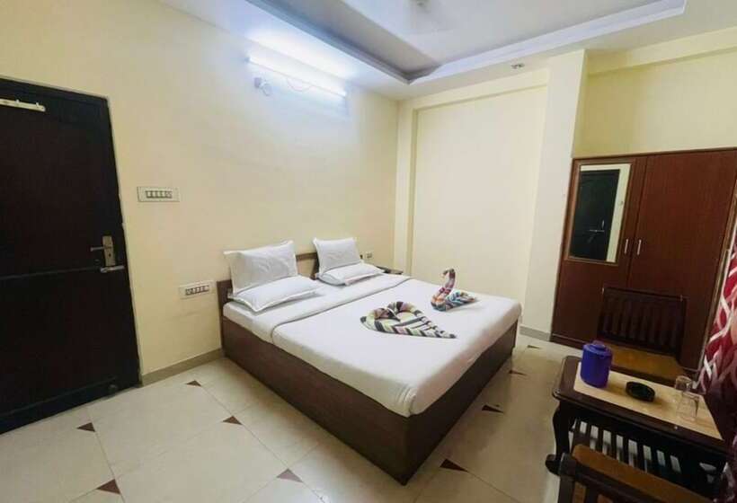 Отель Goroomgo Rajpal Palace Udaipur