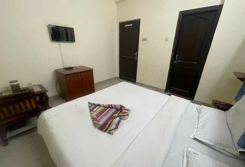 Отель Goroomgo Rajpal Palace Udaipur