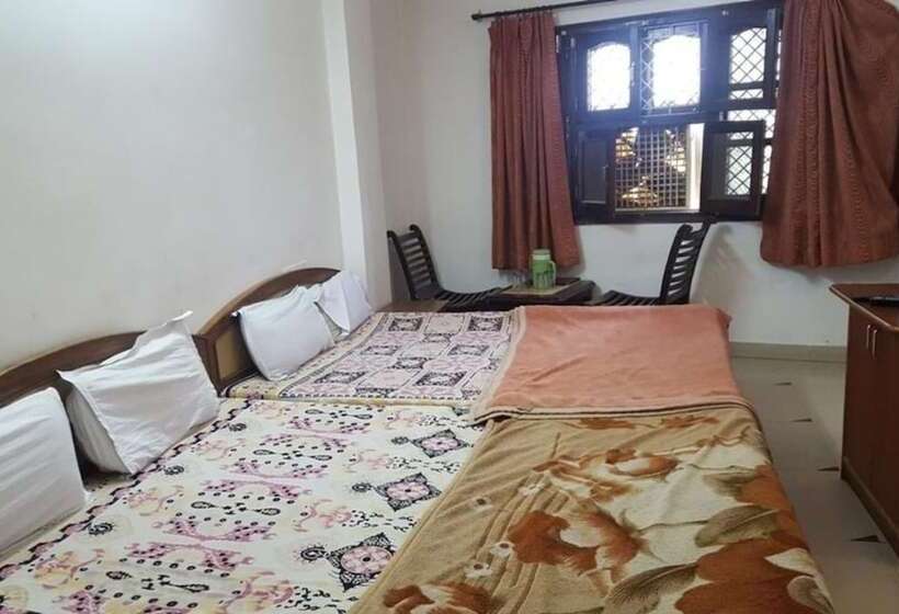 Отель Goroomgo Rajpal Palace Udaipur