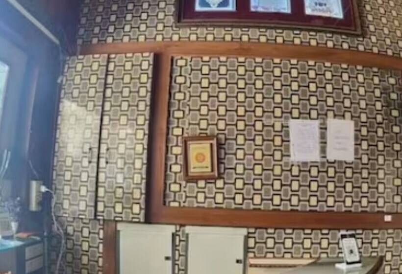 Отель Goroomgo Rajpal Palace Udaipur