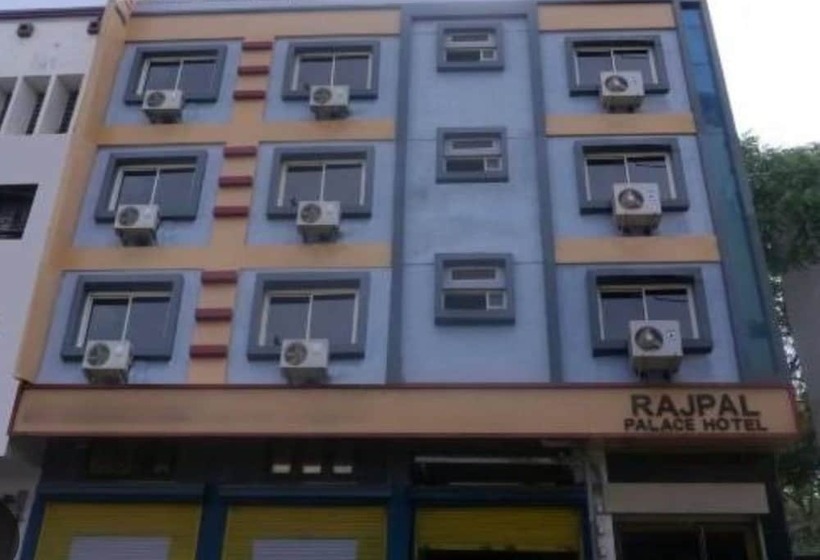 Отель Goroomgo Rajpal Palace Udaipur