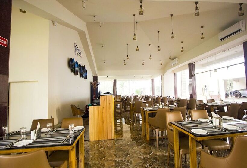 호텔 Span Suites And Villas
