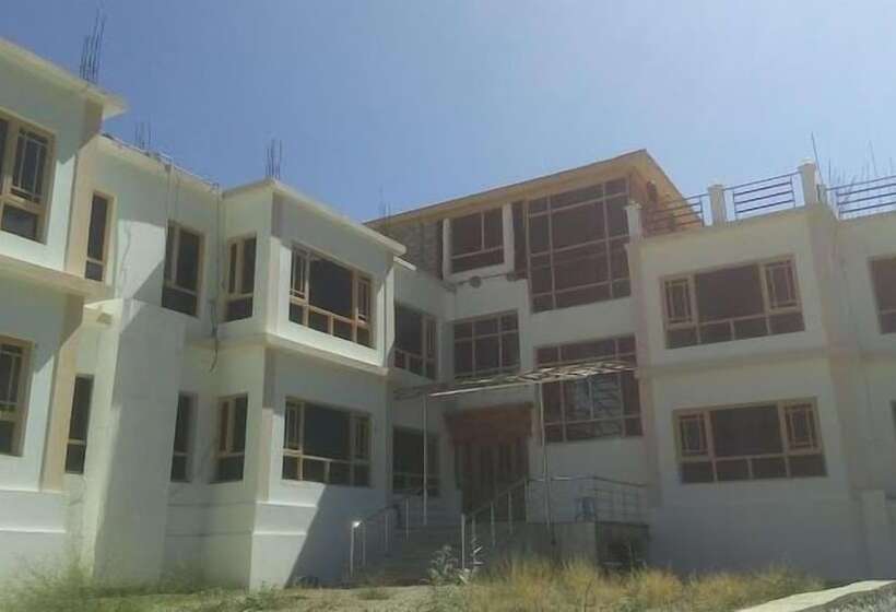 فندق The Nun Kun Residency Kargil