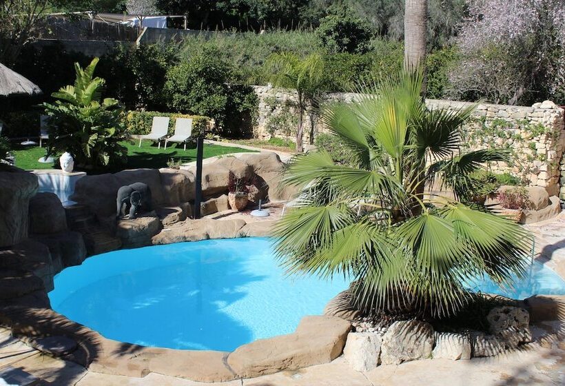 هتل The Red Farm Relais & Spa