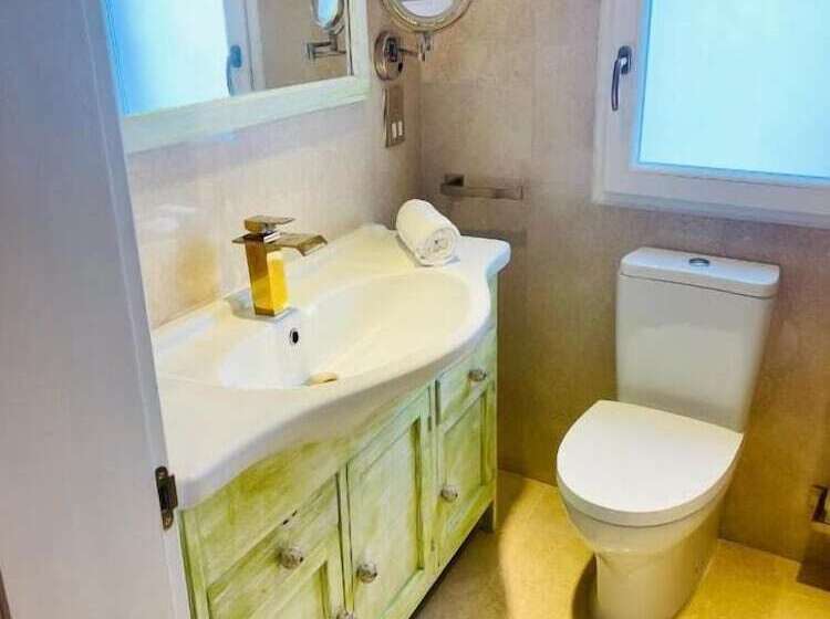 هتل The Red Farm Relais & Spa