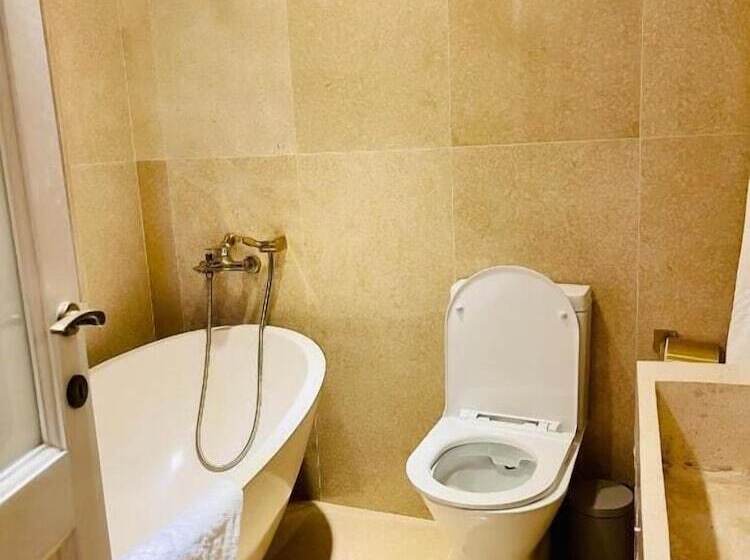 هتل The Red Farm Relais & Spa