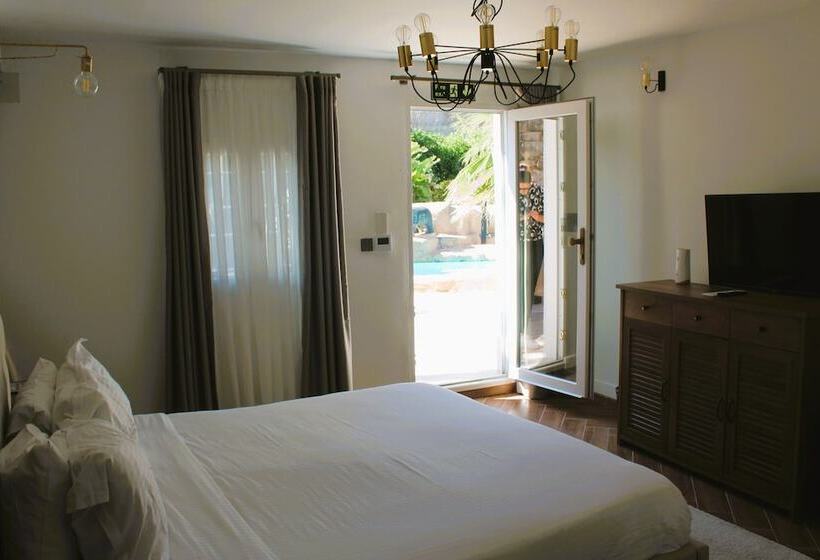 هتل The Red Farm Relais & Spa