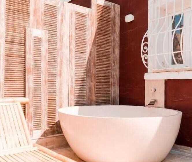 هتل The Red Farm Relais & Spa