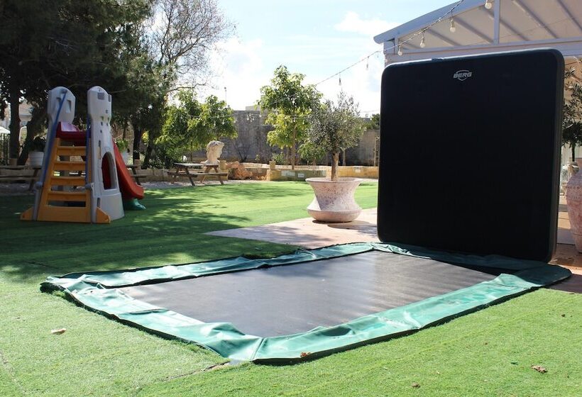 هتل The Red Farm Relais & Spa