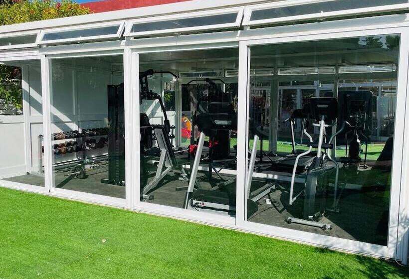 هتل The Red Farm Relais & Spa