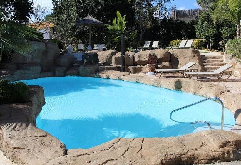 هتل The Red Farm Relais & Spa