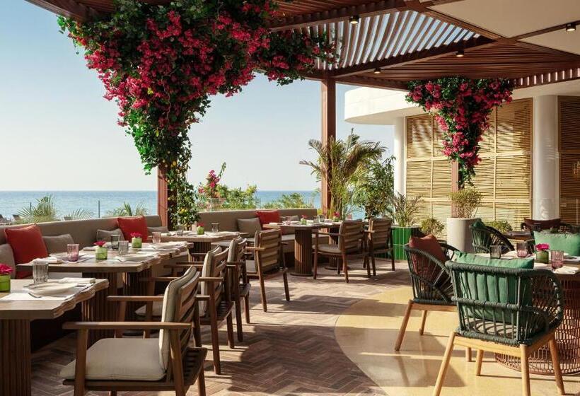 هتل The St. Regis Al Mouj Muscat Resort