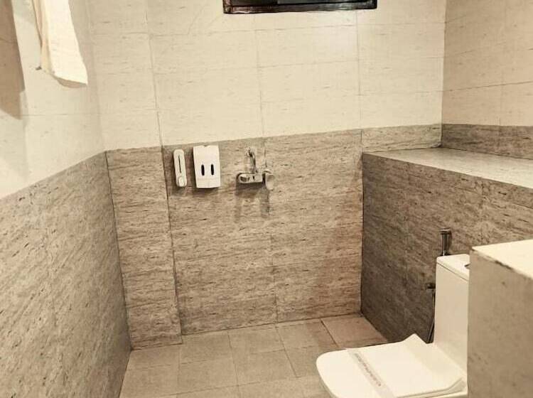 Отель Trimounts A Boutique