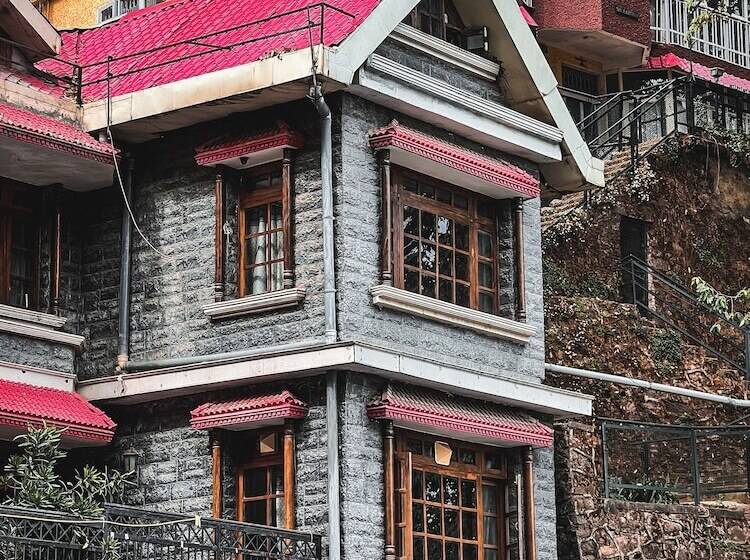 Wingait Inn   Hotel Near The Mall Road