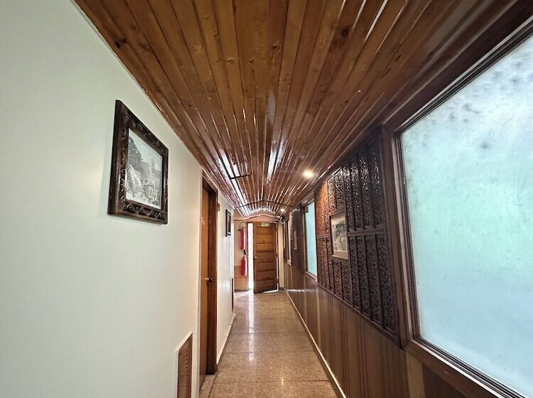 Wingait Inn   Hotel Near The Mall Road