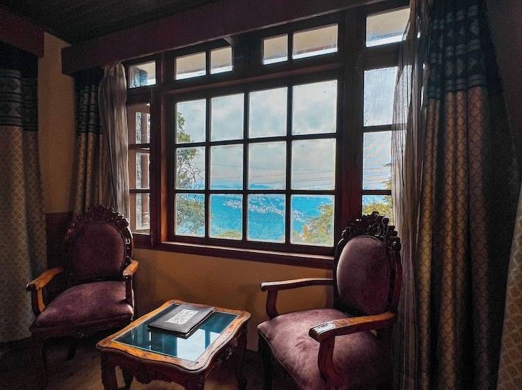 Wingait Inn   Hotel Near The Mall Road