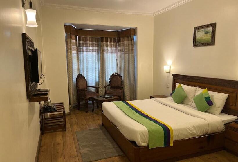 Wingait Inn   Hotel Near The Mall Road