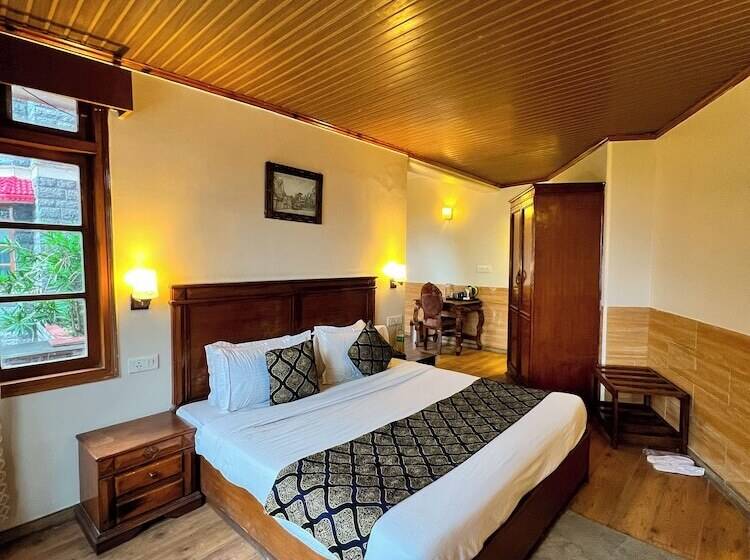 Wingait Inn   Hotel Near The Mall Road