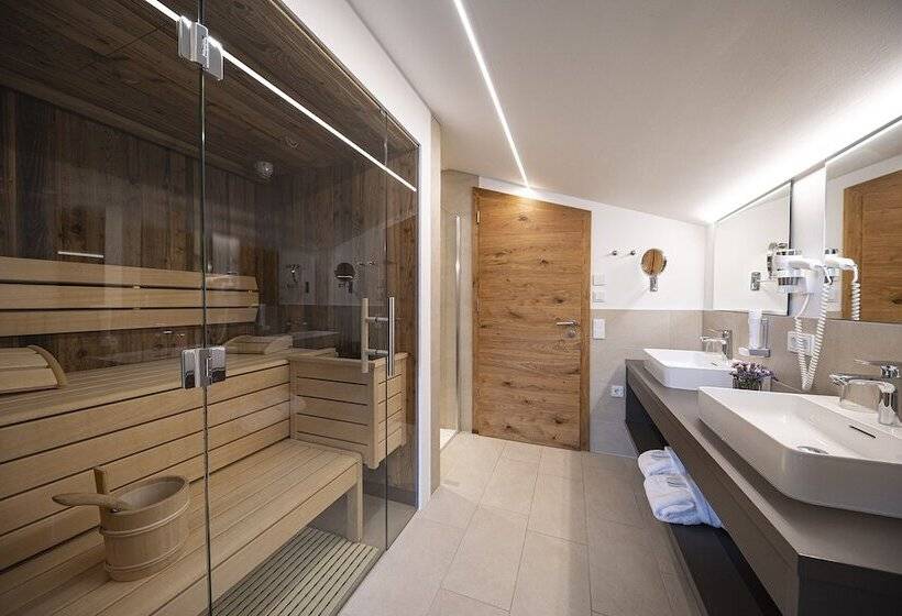 Lakeside Luxury Apartments