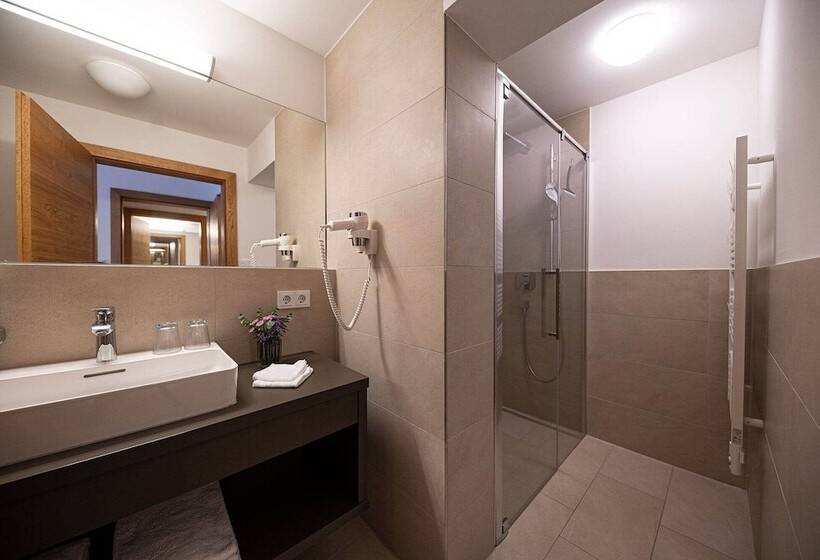 Lakeside Luxury Apartments