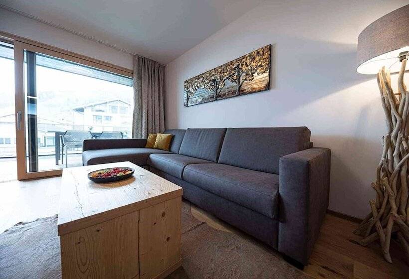 Lakeside Luxury Apartments