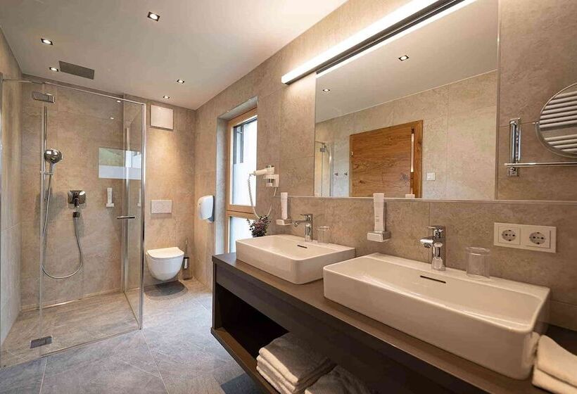 Lakeside Luxury Apartments