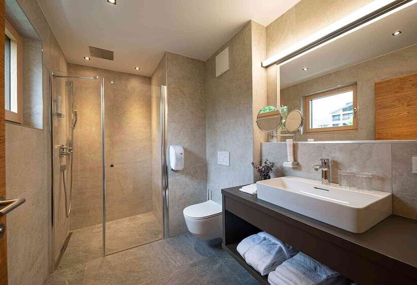 Lakeside Luxury Apartments