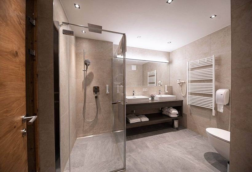 Lakeside Luxury Apartments