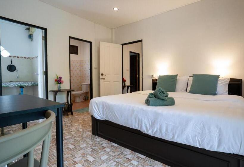 Lanta School Beach Resort