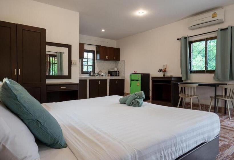 Lanta School Beach Resort