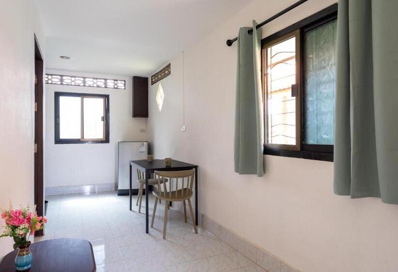 Lanta School Beach Resort