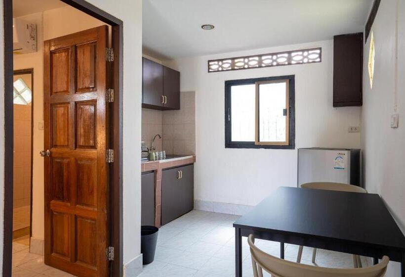 Lanta School Beach Resort