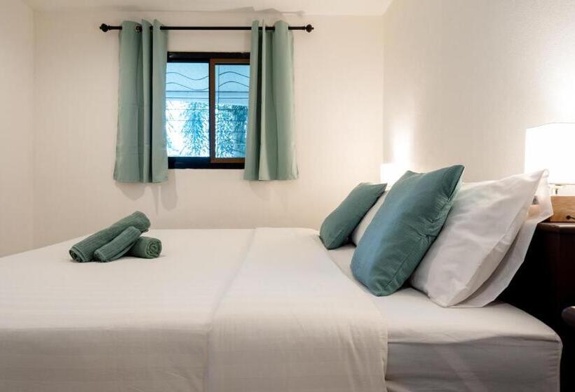 Lanta School Beach Resort