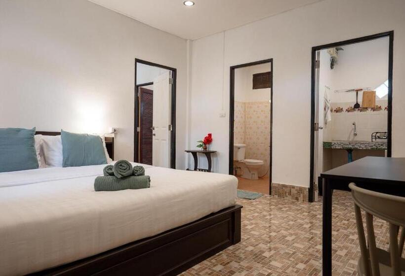 Lanta School Beach Resort