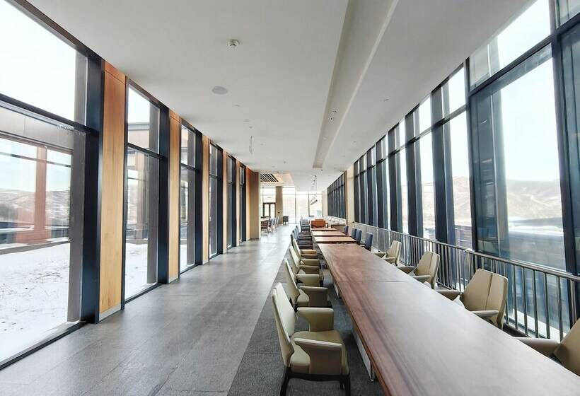 Oakwood Suites Chongli