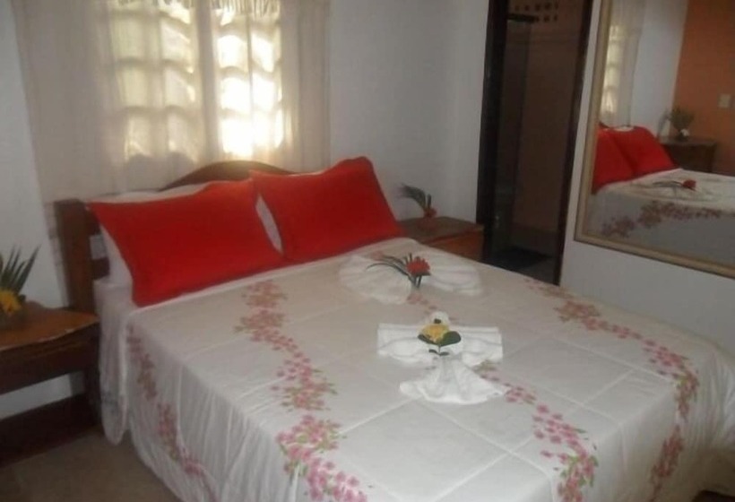 Okakoaras Hotel Handmade Hospitality