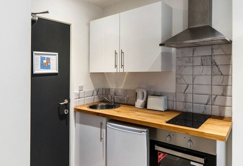 بنسيون Brunswick And Thorn