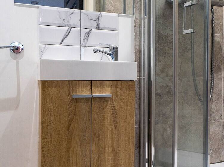 بنسيون Brunswick And Thorn