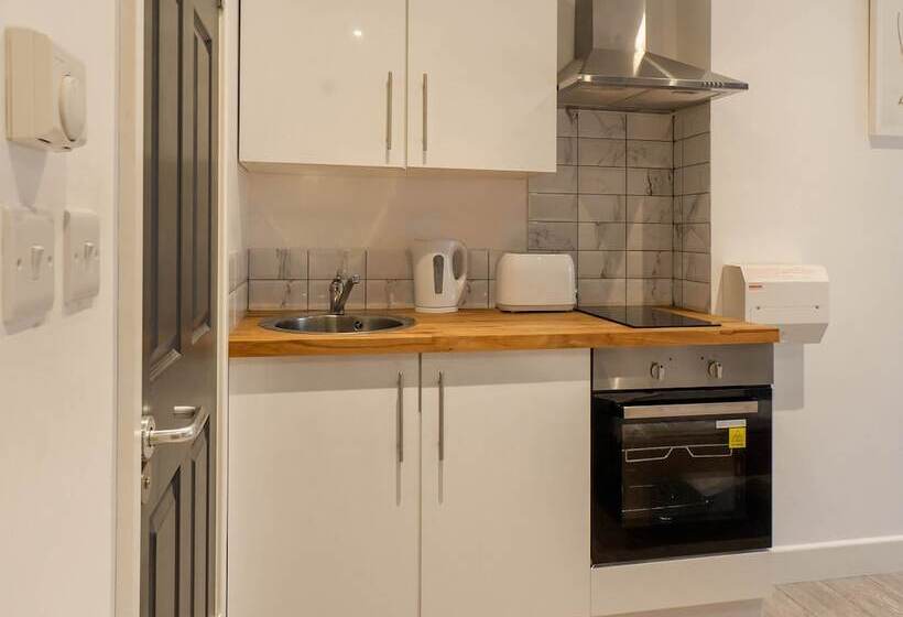 بنسيون Brunswick And Thorn