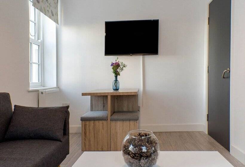 بنسيون Brunswick And Thorn