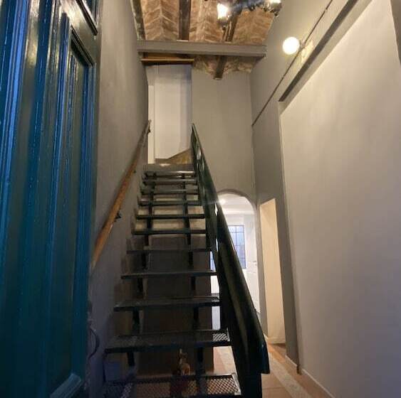 پانسیون Casa En El Encantador San Telmo   8 Habitaciones