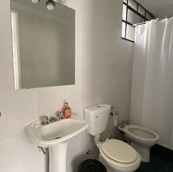 پانسیون Casa En El Encantador San Telmo   8 Habitaciones