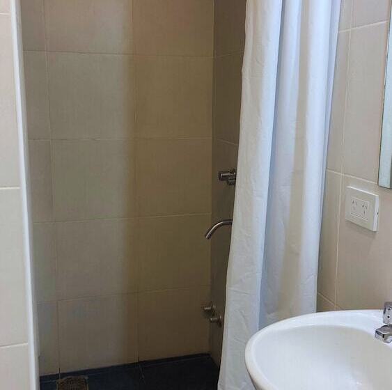 پانسیون Casa En El Encantador San Telmo   8 Habitaciones