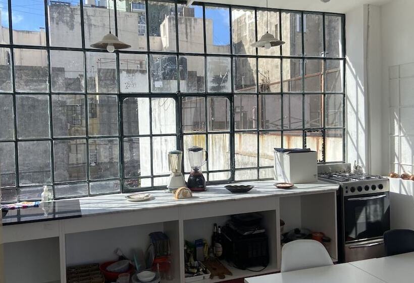 پانسیون Casa En El Encantador San Telmo   8 Habitaciones