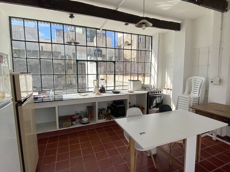 پانسیون Casa En El Encantador San Telmo   8 Habitaciones