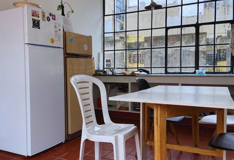 پانسیون Casa En El Encantador San Telmo   8 Habitaciones